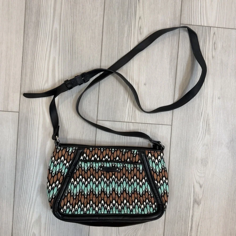 Vera Bradley Trimmed Trapeze Crossbody Sierra Stream Purse‎ Quilted Fabric